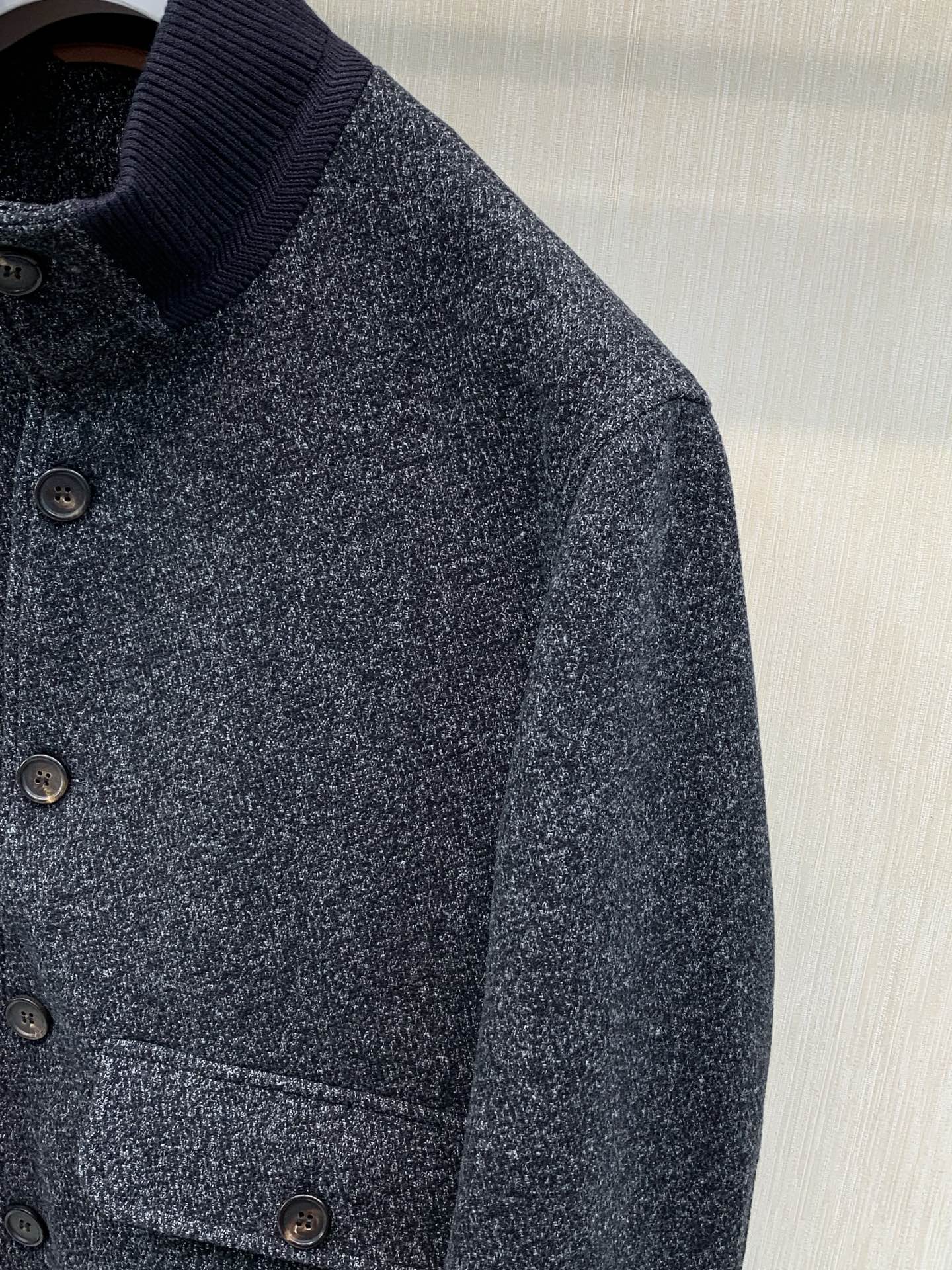 ，Loro Piana(Loro Piana )，2026秋冬最新品，专柜同步有售，原单狠货，时尚休闲立领夹克外套，采用