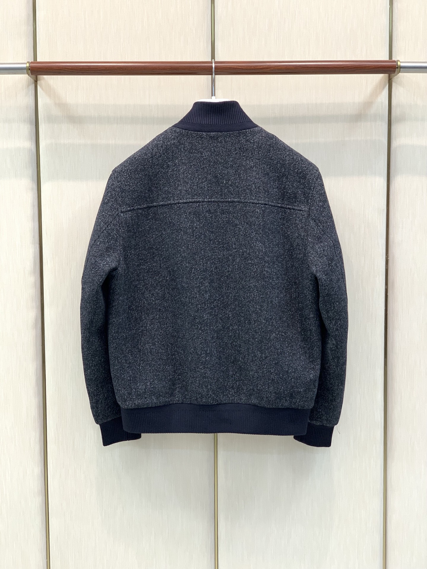 ，Loro Piana(Loro Piana )，2026秋冬最新品，专柜同步有售，原单狠货，时尚休闲立领夹克外套，采用