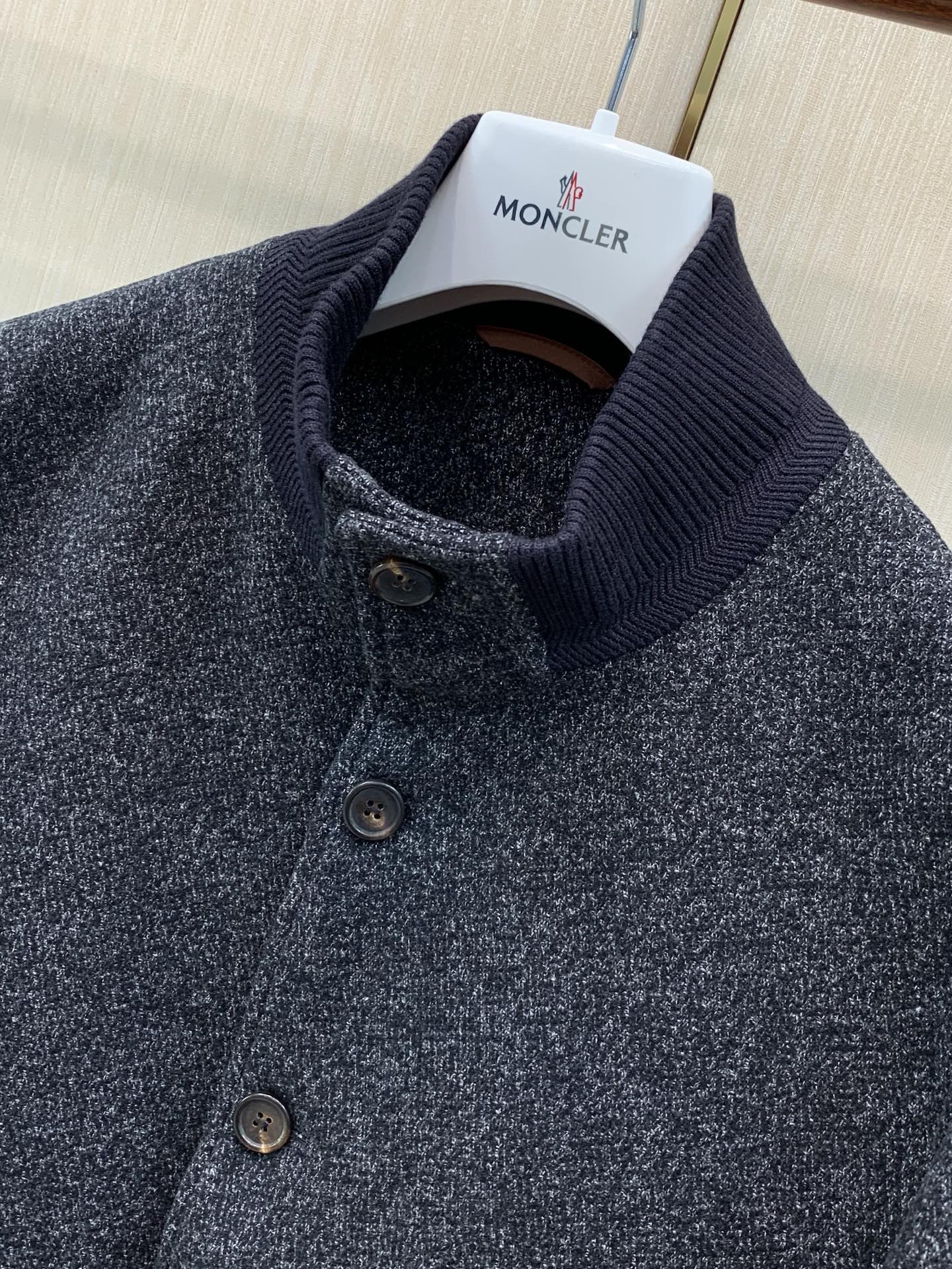 ，Loro Piana(Loro Piana )，2026秋冬最新品，专柜同步有售，原单狠货，时尚休闲立领夹克外套，采用