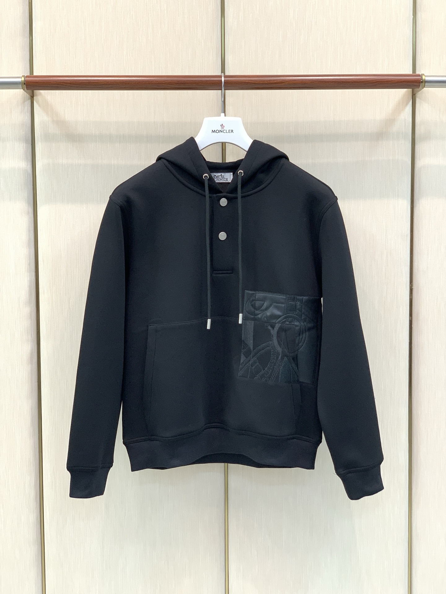 ，Hermès 爱马仕，2026秋季最新品，专柜同步有售，原单狠货，时尚休闲连帽卫衣，定制进口原版面料，舒适透气，顶级刺