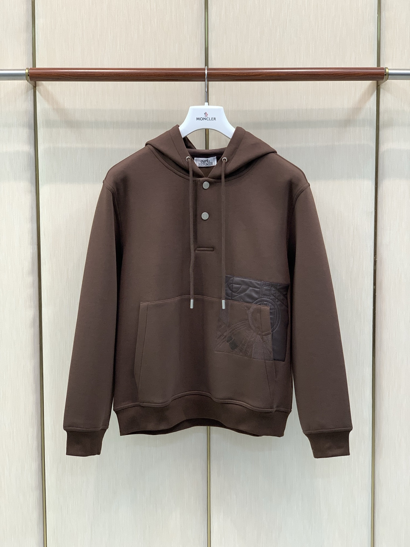 ，Hermès 爱马仕，2026秋季最新品，专柜同步有售，原单狠货，时尚休闲连帽卫衣，定制进口原版面料，舒适透气，顶级刺
