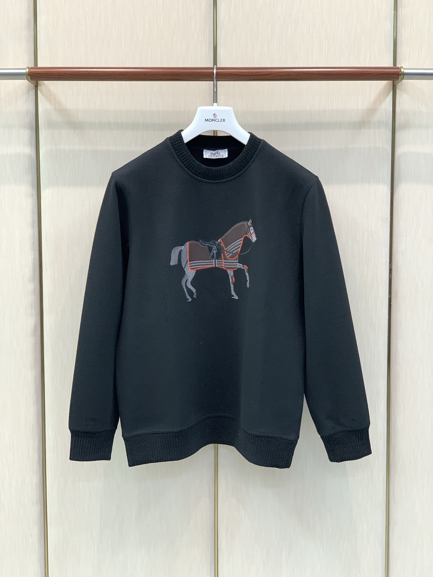 ，Hermès 爱马仕，2026秋季最新品，专柜同步有售，原单狠货，时尚休闲圆领卫衣，定制进口原版面料，舒适透气，顶级刺