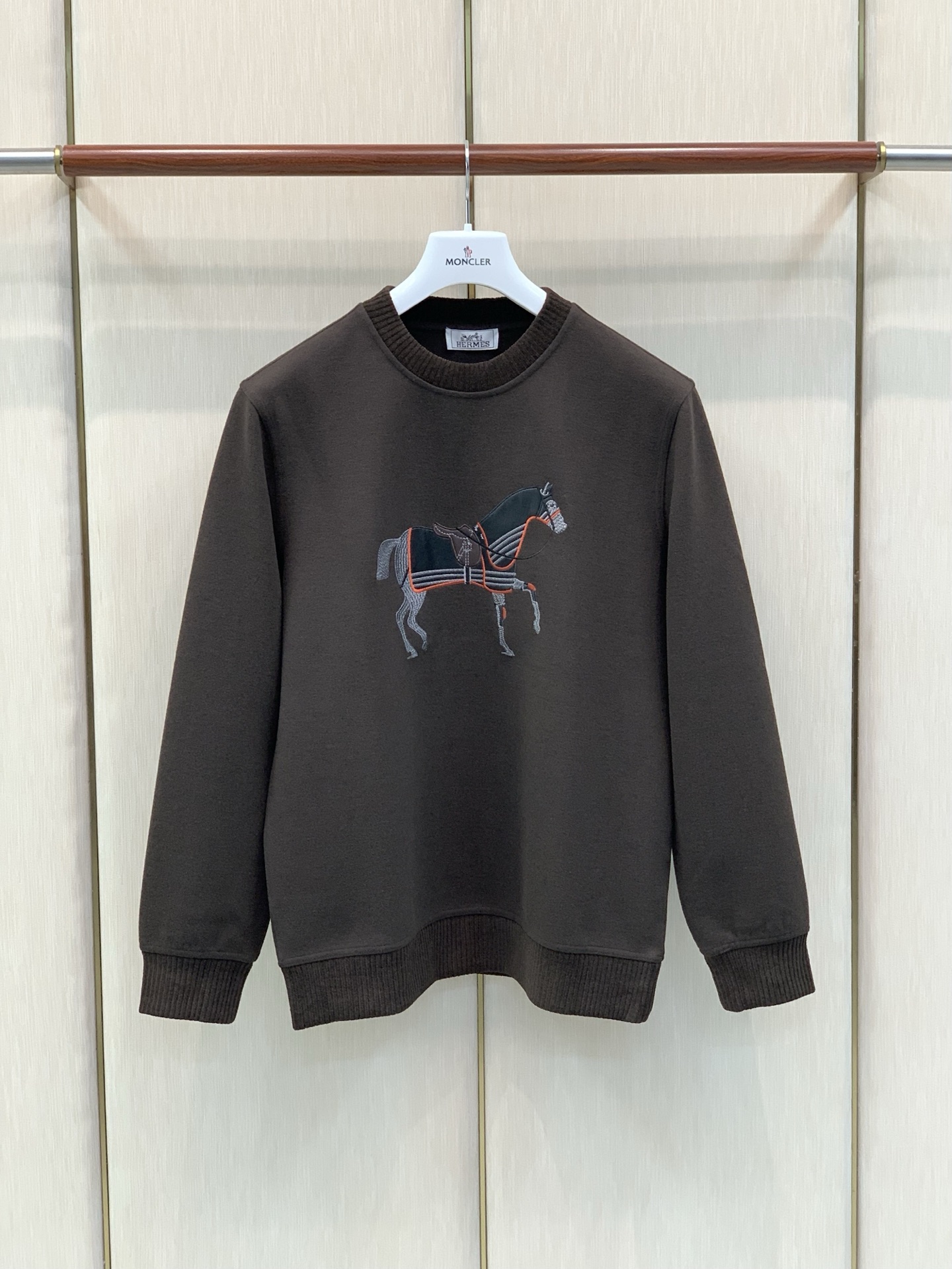 ，Hermès 爱马仕，2026秋季最新品，专柜同步有售，原单狠货，时尚休闲圆领卫衣，定制进口原版面料，舒适透气，顶级刺
