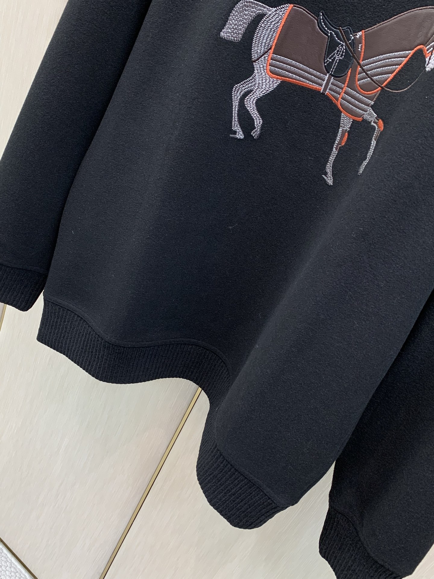 ，Hermès 爱马仕，2026秋季最新品，专柜同步有售，原单狠货，时尚休闲圆领卫衣，定制进口原版面料，舒适透气，顶级刺
