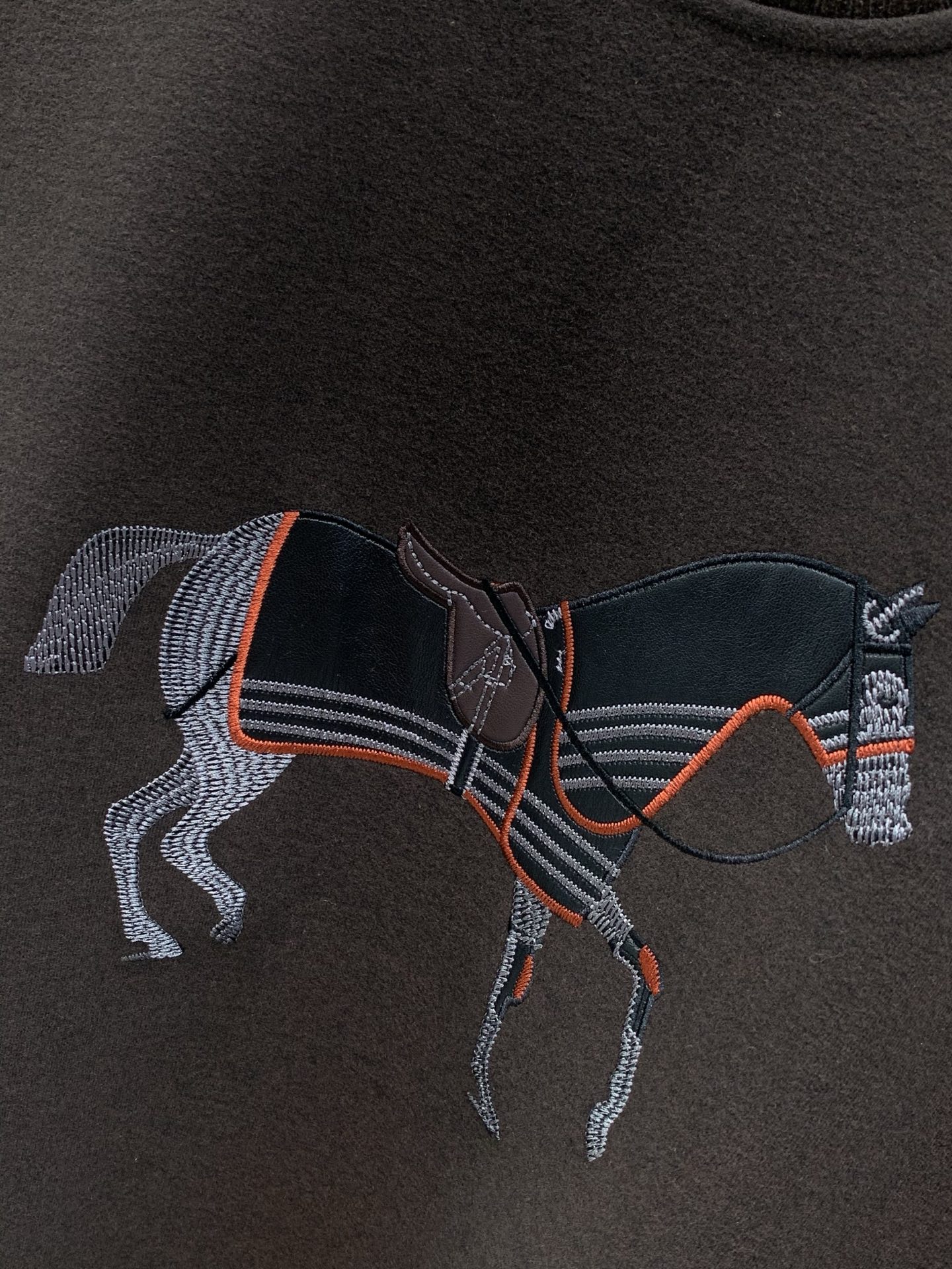 ，Hermès 爱马仕，2026秋季最新品，专柜同步有售，原单狠货，时尚休闲圆领卫衣，定制进口原版面料，舒适透气，顶级刺