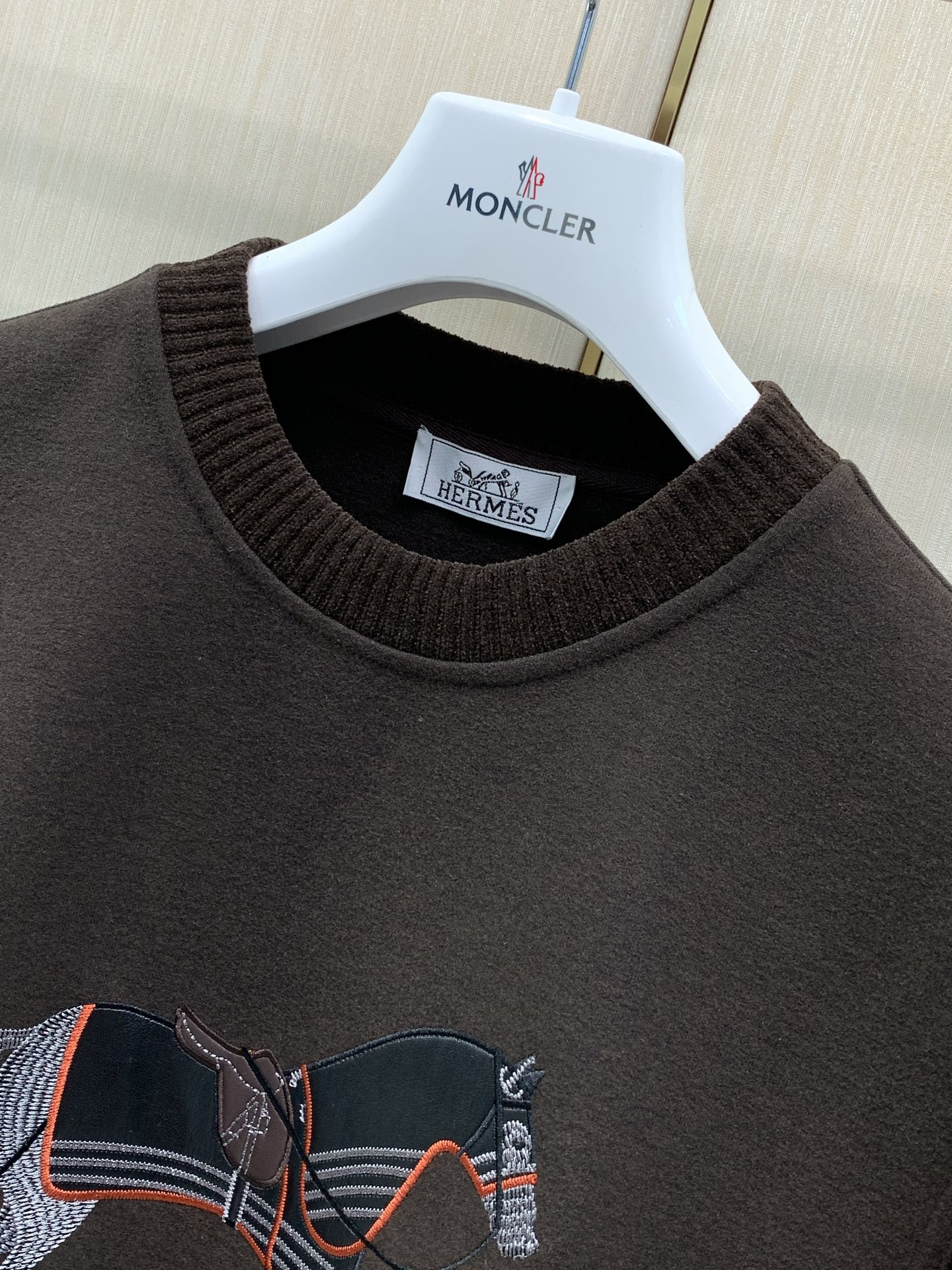 ，Hermès 爱马仕，2026秋季最新品，专柜同步有售，原单狠货，时尚休闲圆领卫衣，定制进口原版面料，舒适透气，顶级刺