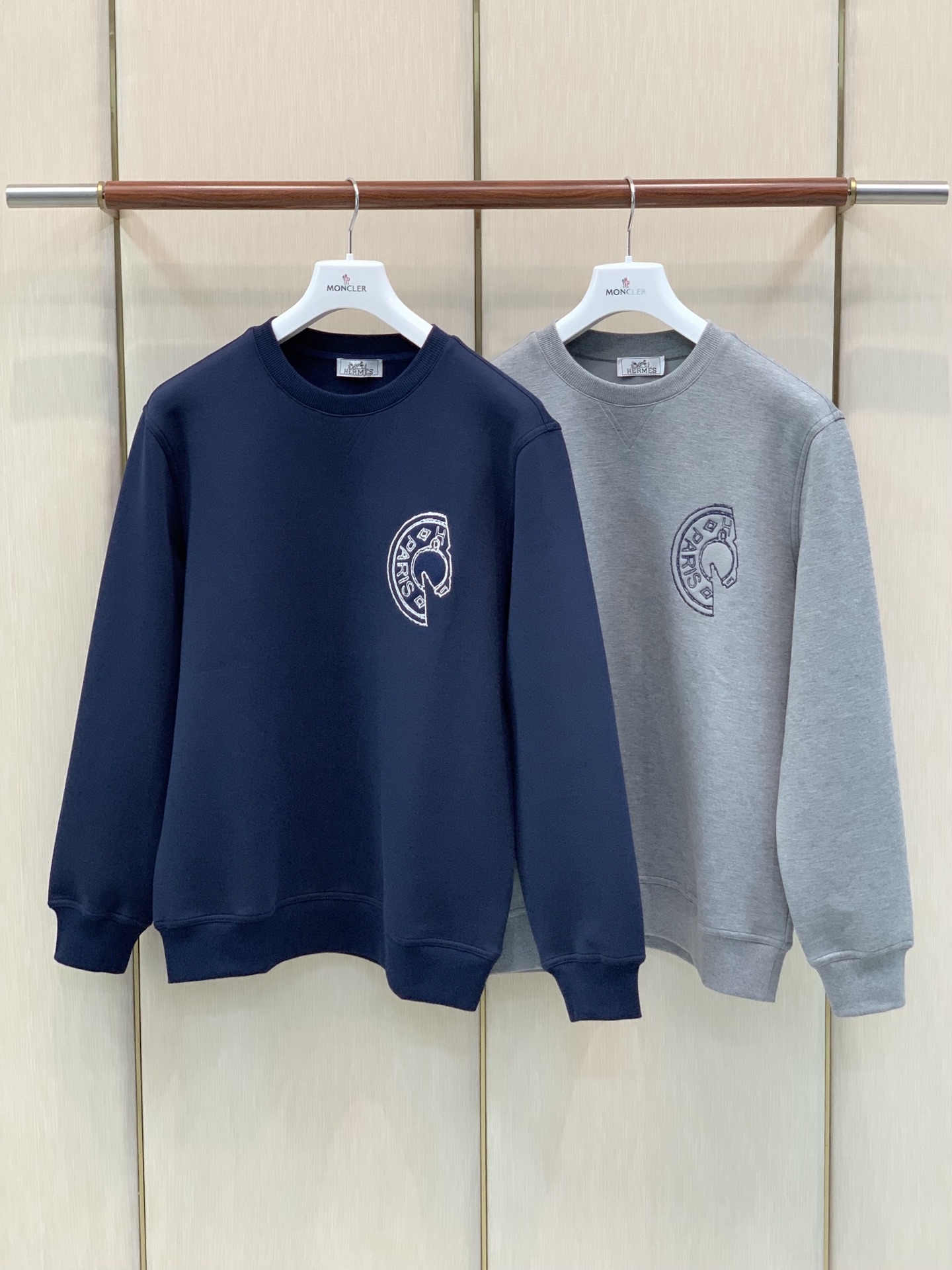 ，Hermès 爱马仕，2026秋季最新品，专柜同步有售，原单狠货，时尚休闲圆领卫衣，定制进口原版面料，舒适透气，顶级刺