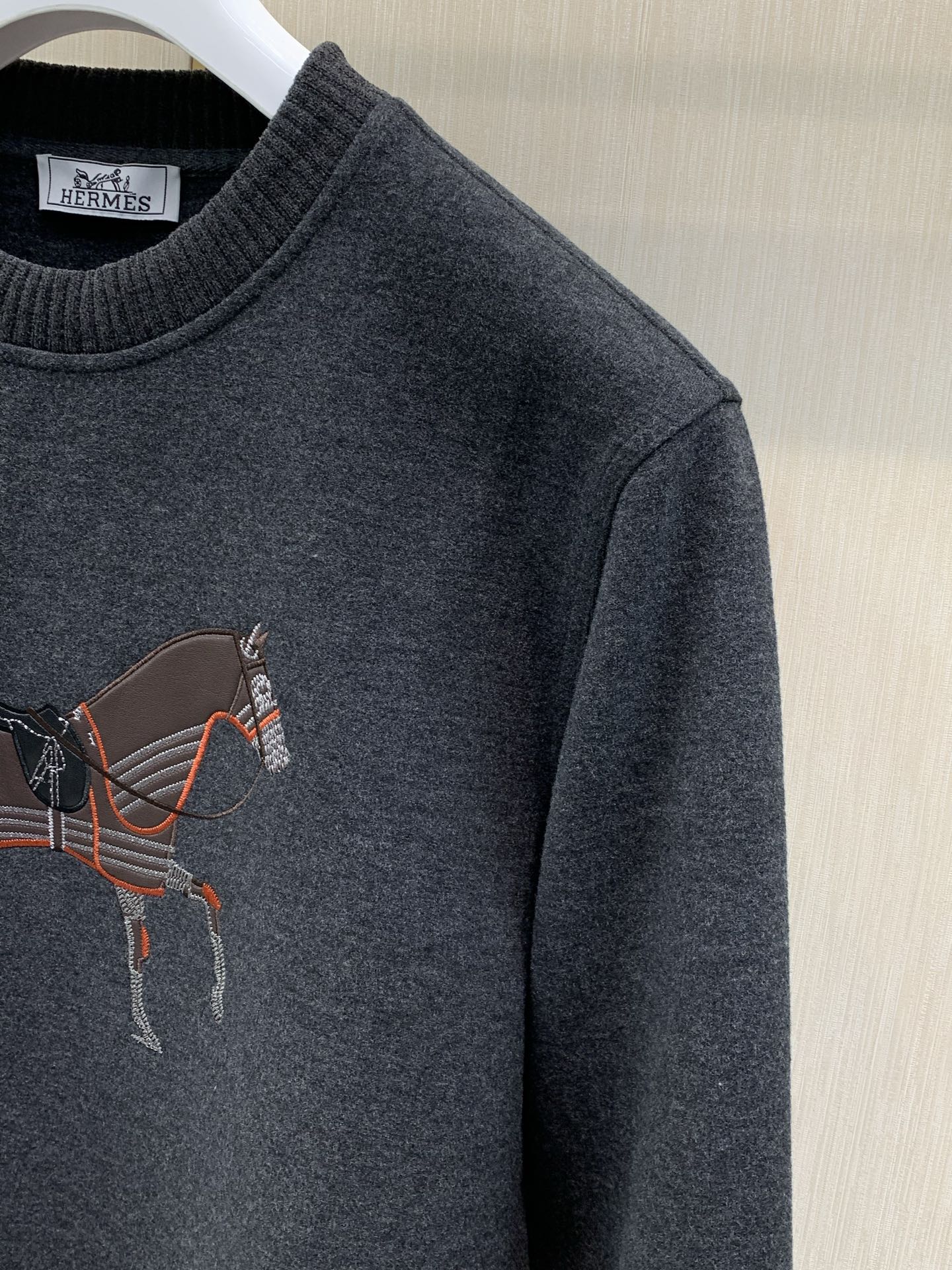，Hermès 爱马仕，2026秋季最新品，专柜同步有售，原单狠货，时尚休闲圆领卫衣，定制进口原版面料，舒适透气，顶级刺