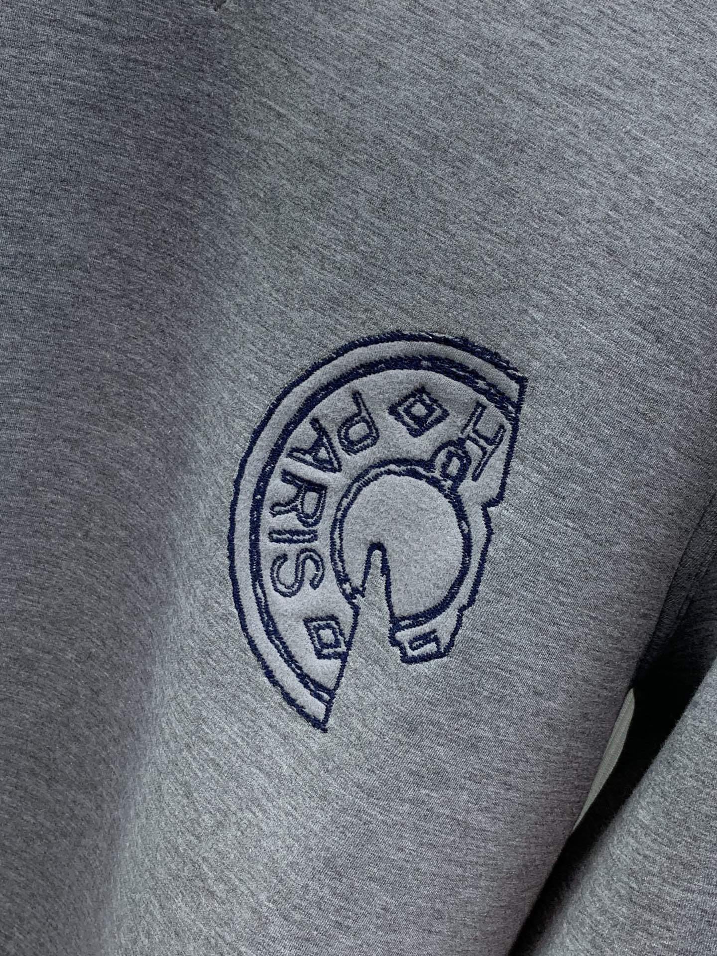，Hermès 爱马仕，2026秋季最新品，专柜同步有售，原单狠货，时尚休闲圆领卫衣，定制进口原版面料，舒适透气，顶级刺