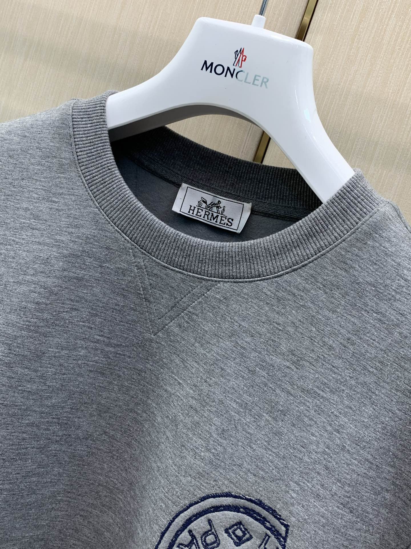 ，Hermès 爱马仕，2026秋季最新品，专柜同步有售，原单狠货，时尚休闲圆领卫衣，定制进口原版面料，舒适透气，顶级刺