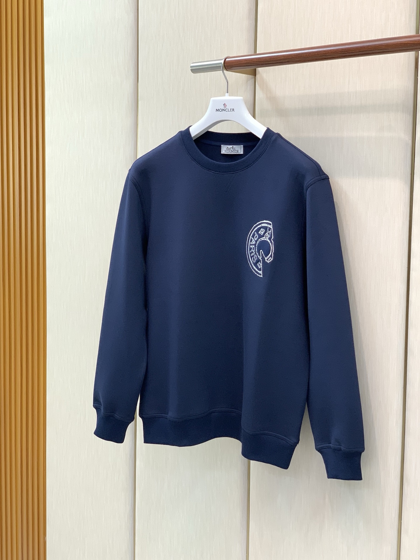 ，Hermès 爱马仕，2026秋季最新品，专柜同步有售，原单狠货，时尚休闲圆领卫衣，定制进口原版面料，舒适透气，顶级刺