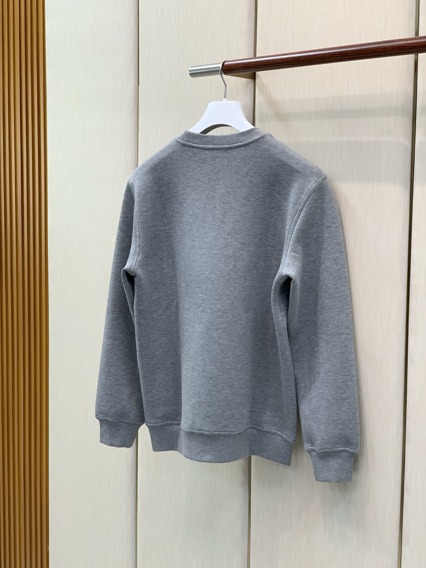 ，Hermès 爱马仕，2026秋季最新品，专柜同步有售，原单狠货，时尚休闲圆领卫衣，定制进口原版面料，舒适透气，顶级刺