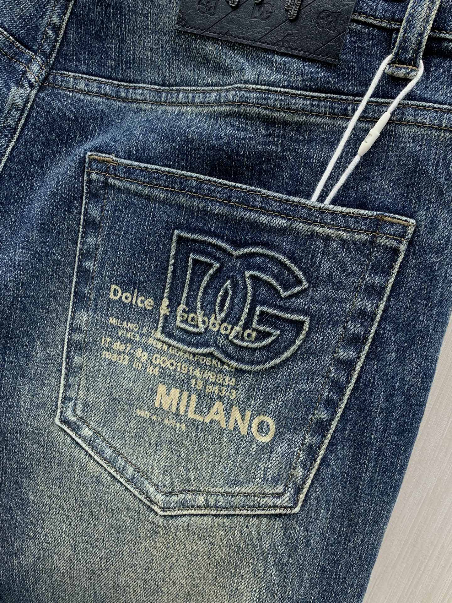 、DOLCE&GABBANA 杜嘉班纳,2026春秋最新品,官网专柜同步有售,原单狠货,超级有范儿的一款牛仔裤,定制原版 、DOLCE&GABBANA 杜嘉班纳,2026春秋最新品,官网专柜同步有售,原单狠货,超级有范儿的一款牛仔裤,定制原版