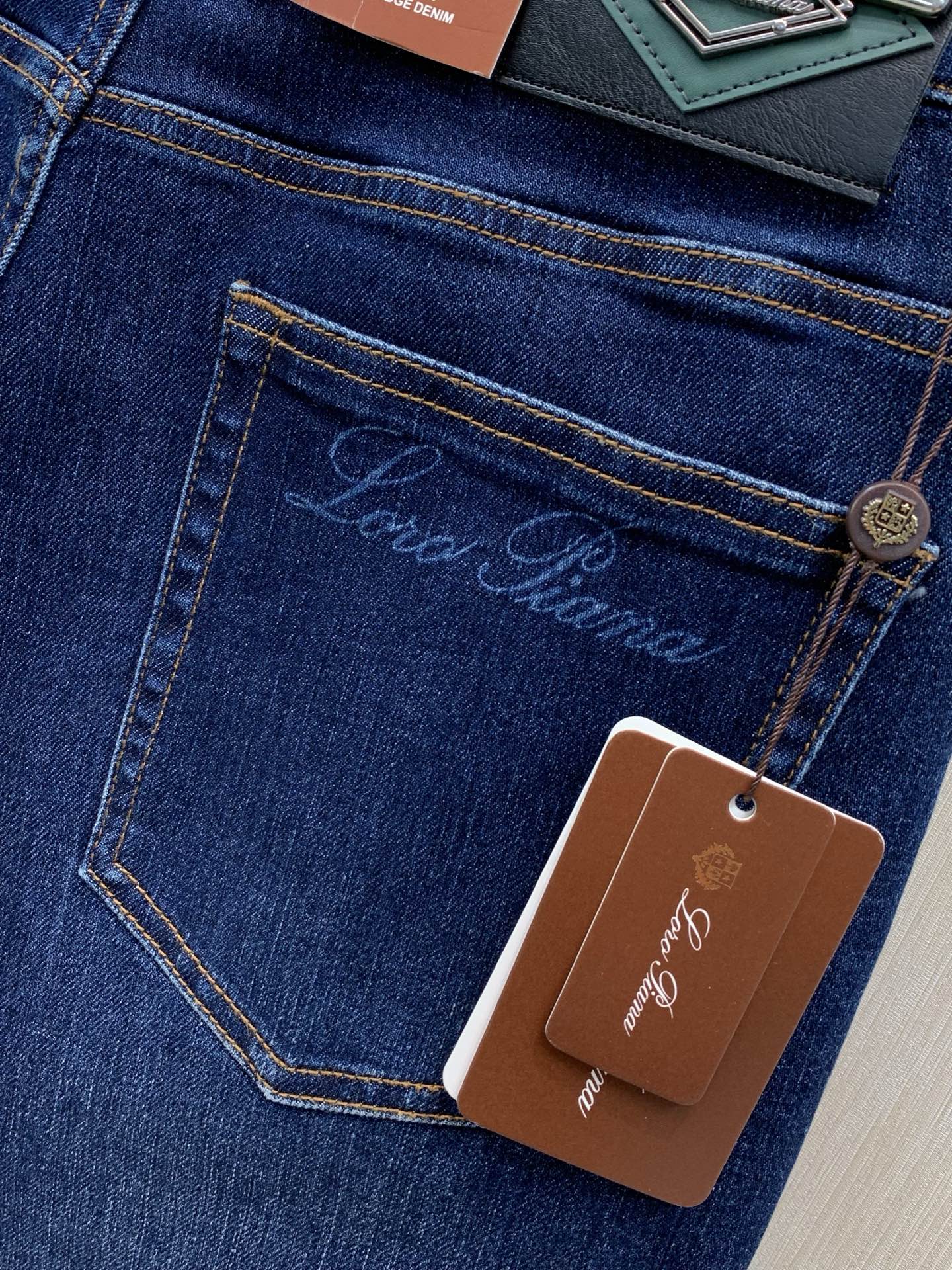 ，Loro Piana(Loro Piana )，2026春秋最新品，专柜同步有售，原单狠货，时尚休闲牛仔裤，采用进口原