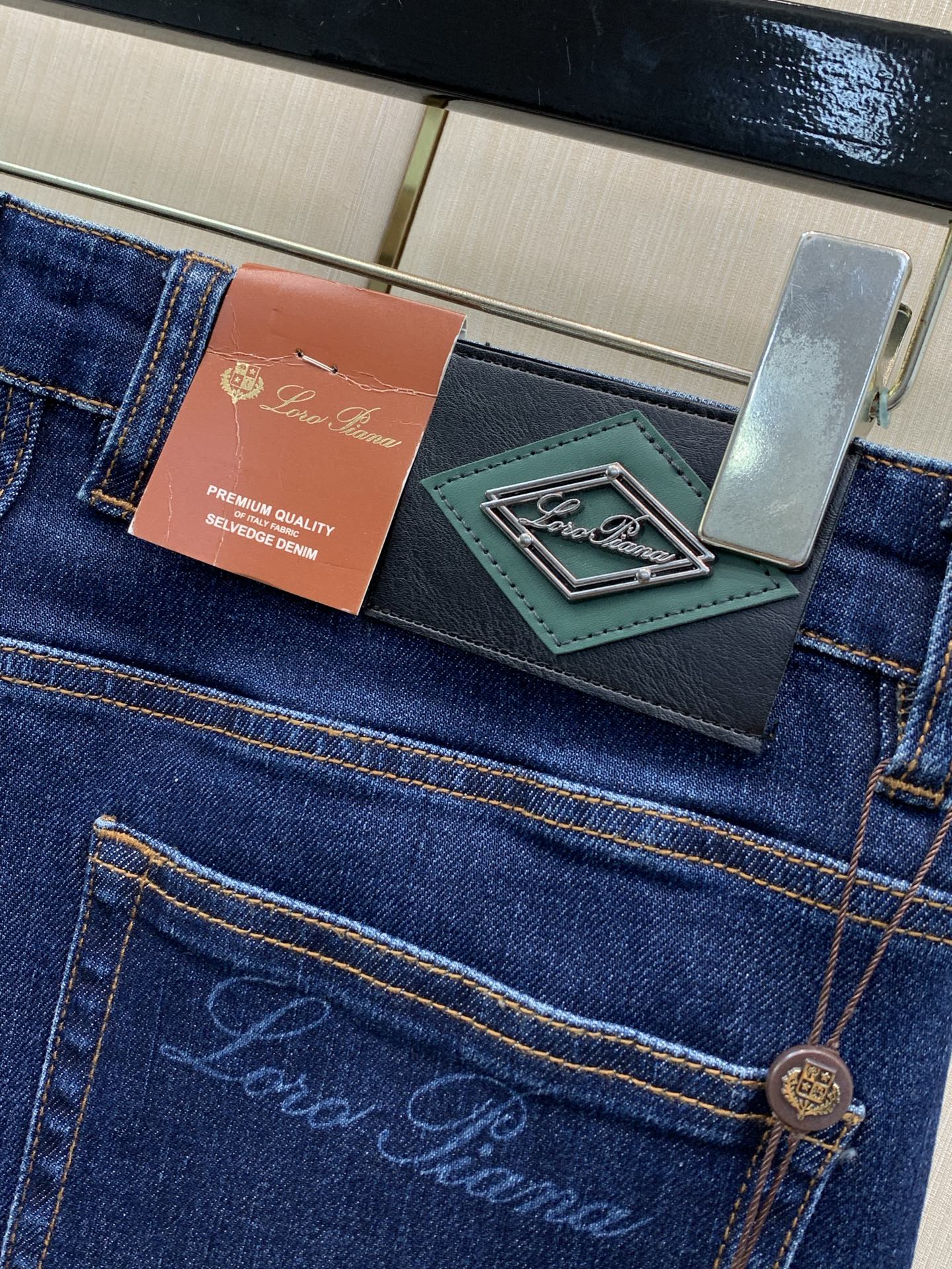 ，Loro Piana(Loro Piana )，2026春秋最新品，专柜同步有售，原单狠货，时尚休闲牛仔裤，采用进口原