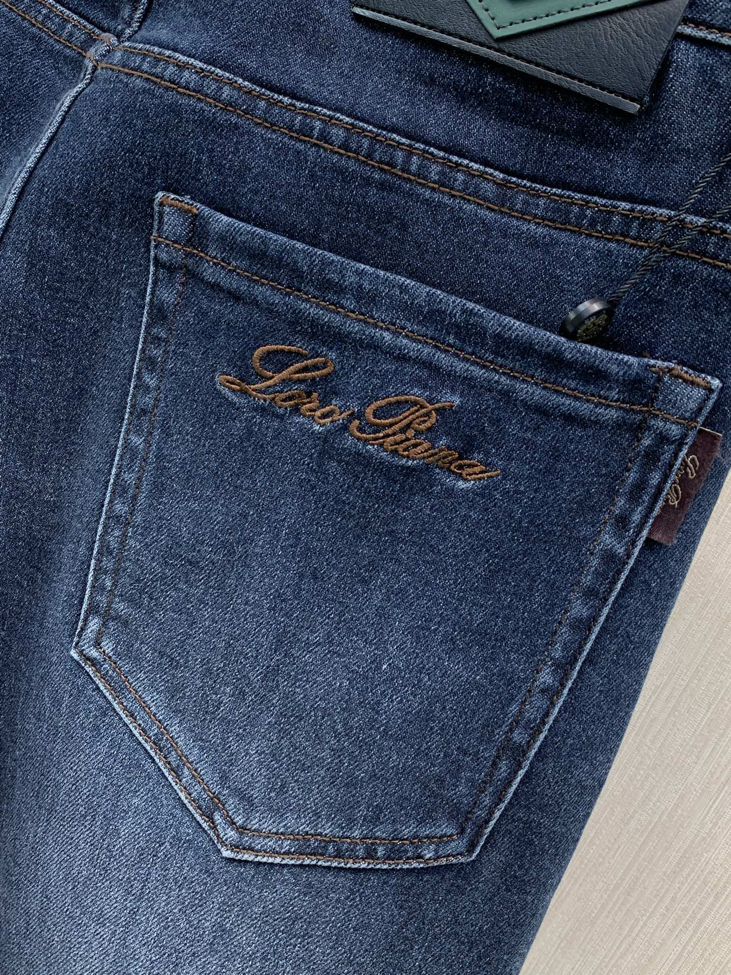 ，Loro Piana(Loro Piana )，2026春秋最新品，专柜同步有售，原单狠货，时尚休闲牛仔裤，采用进口原