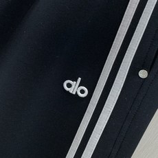 ,alo 阿洛,2026春秋最新款,专柜同步有售,原单狠货,时尚休闲裤,上身很有特点!吸睛而有亮点,进口原版面料,顶级刺 ,alo 阿洛,2026春秋最新款,专柜同步有售,原单狠货,时尚休闲裤,上身很有特点!吸睛而有亮点,进口原版面料,顶级刺
