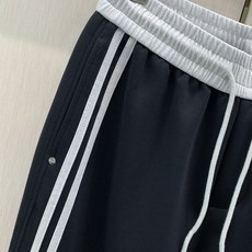 ,alo 阿洛,2026春秋最新款,专柜同步有售,原单狠货,时尚休闲裤,上身很有特点!吸睛而有亮点,进口原版面料,顶级刺 ,alo 阿洛,2026春秋最新款,专柜同步有售,原单狠货,时尚休闲裤,上身很有特点!吸睛而有亮点,进口原版面料,顶级刺