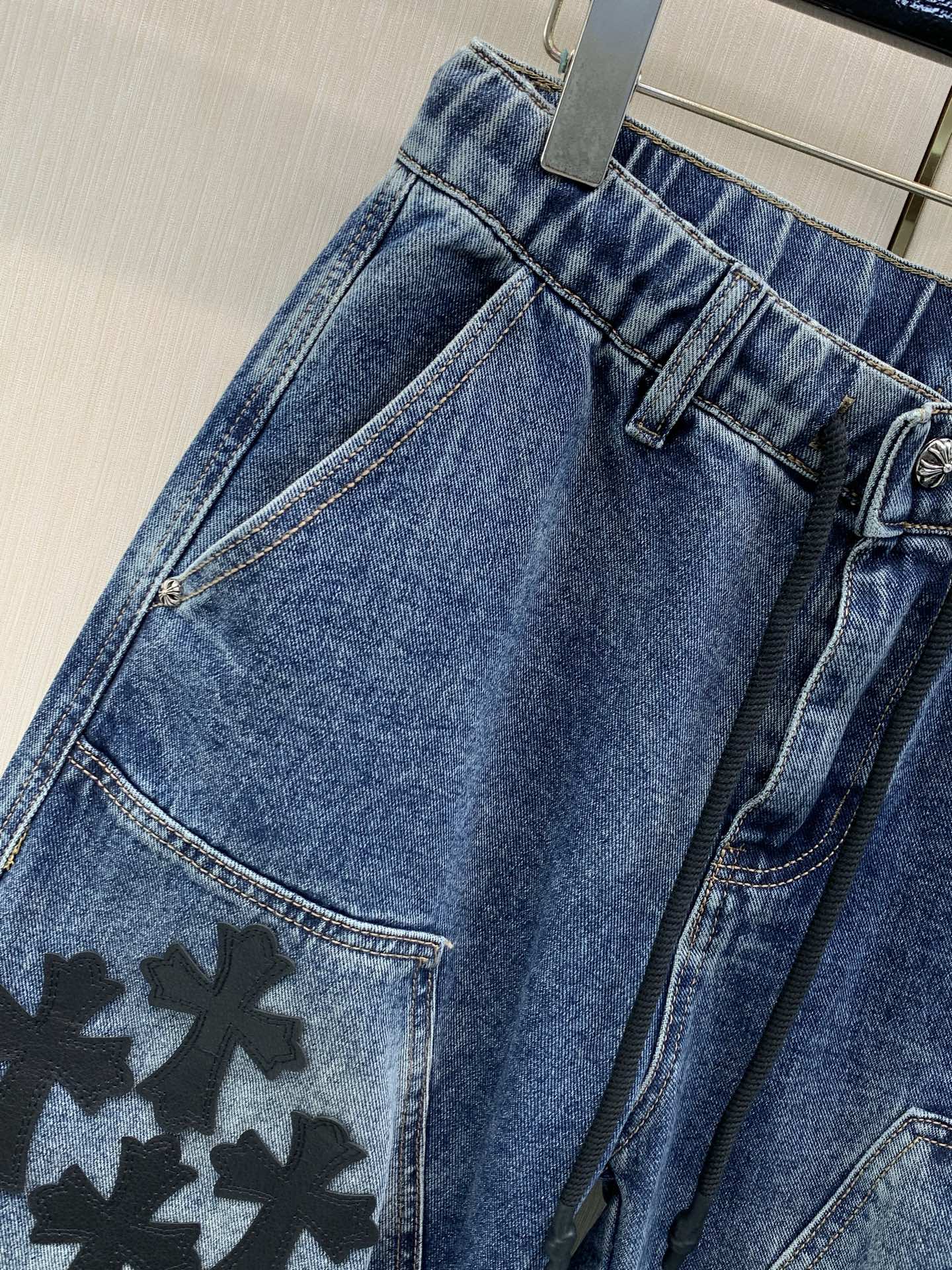 ，Chrome Hearts 克罗心，2026春秋新品，专柜同步有售，原单狠货，时尚休闲水洗牛仔裤，采用进口原版面料，顶