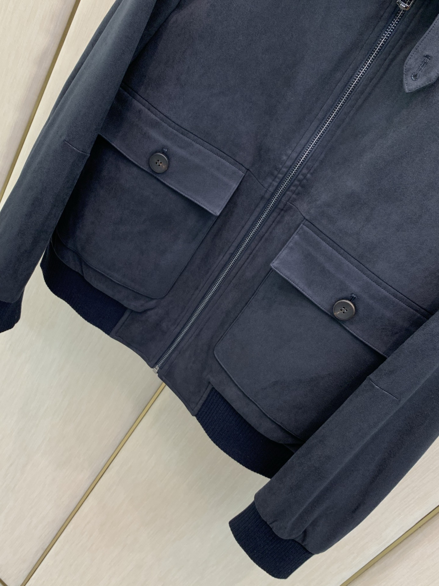，Loro Piana(Loro Piana )，2026冬季最新品，专柜同步有售，原单狠货，时尚休闲翻领羽绒夹克外套，