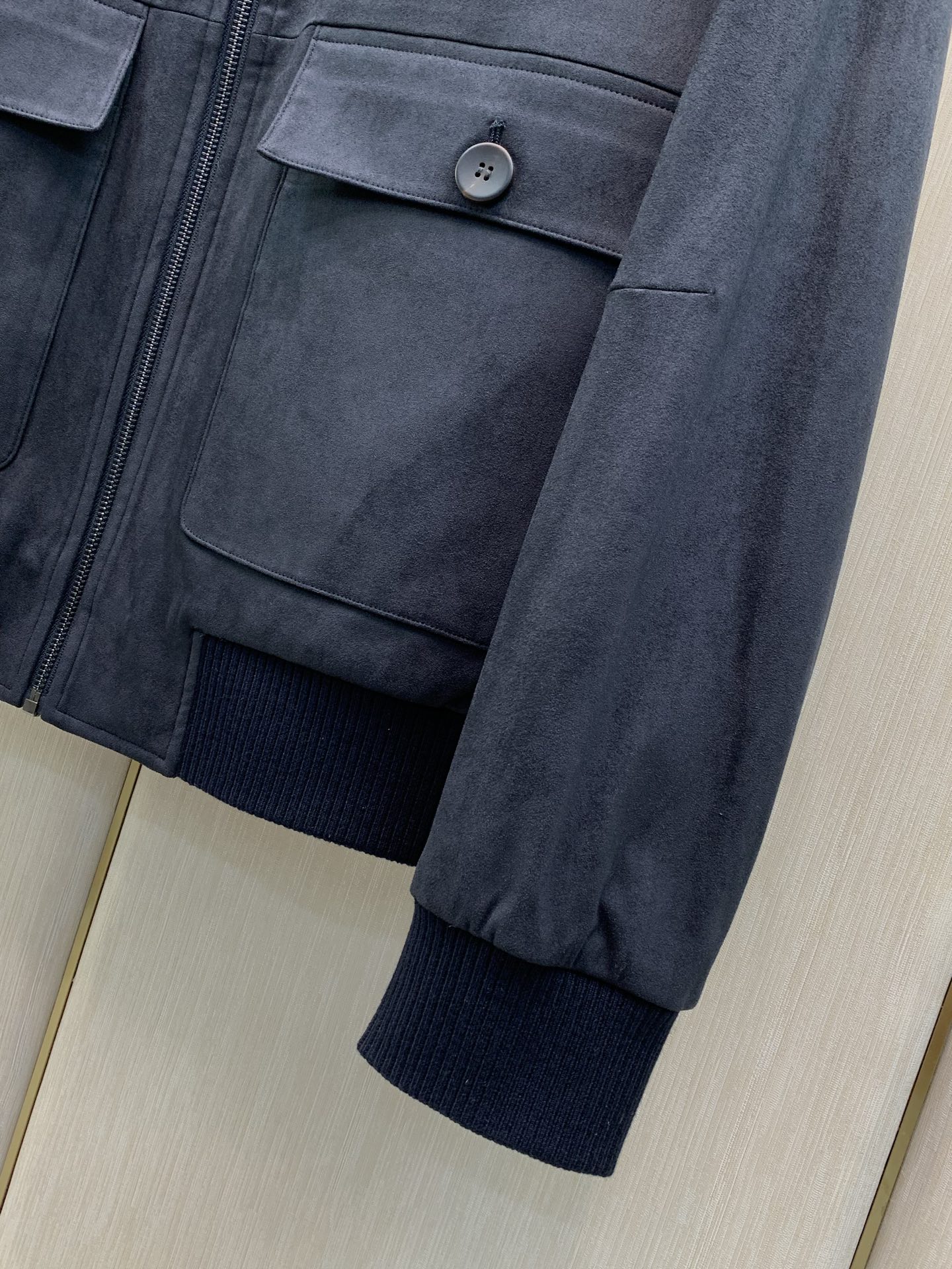 ，Loro Piana(Loro Piana )，2026冬季最新品，专柜同步有售，原单狠货，时尚休闲翻领羽绒夹克外套，