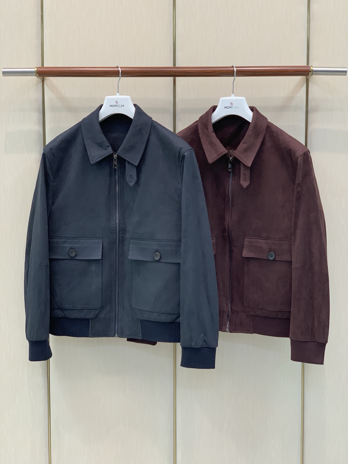 ，Loro Piana(Loro Piana )，2026冬季最新品，专柜同步有售，原单狠货，时尚休闲翻领羽绒夹克外套，