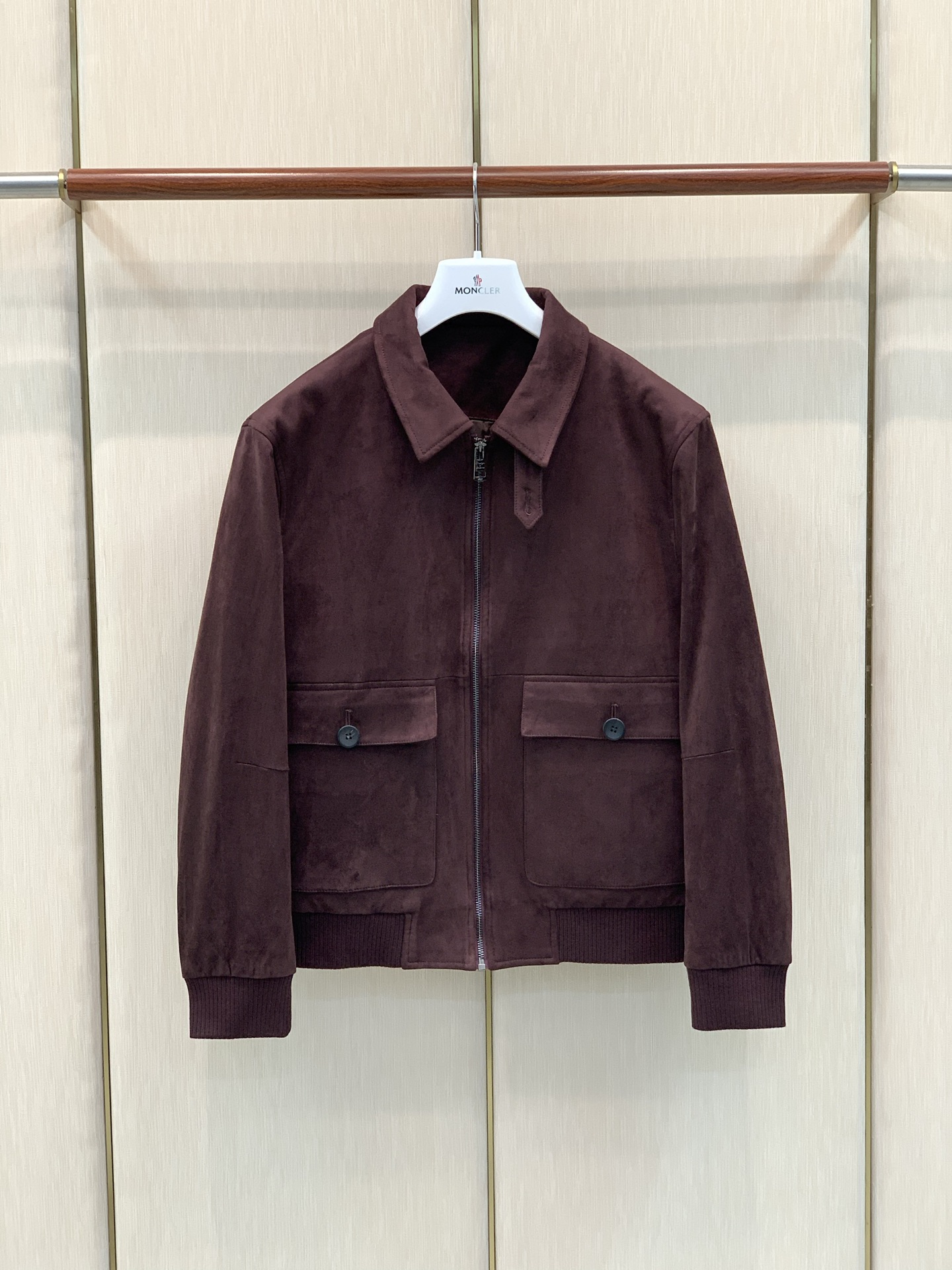 ，Loro Piana(Loro Piana )，2026冬季最新品，专柜同步有售，原单狠货，时尚休闲翻领羽绒夹克外套，