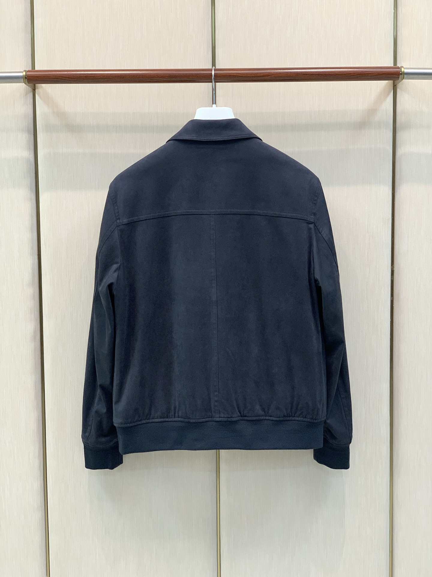 ，Loro Piana(Loro Piana )，2026冬季最新品，专柜同步有售，原单狠货，时尚休闲翻领羽绒夹克外套，