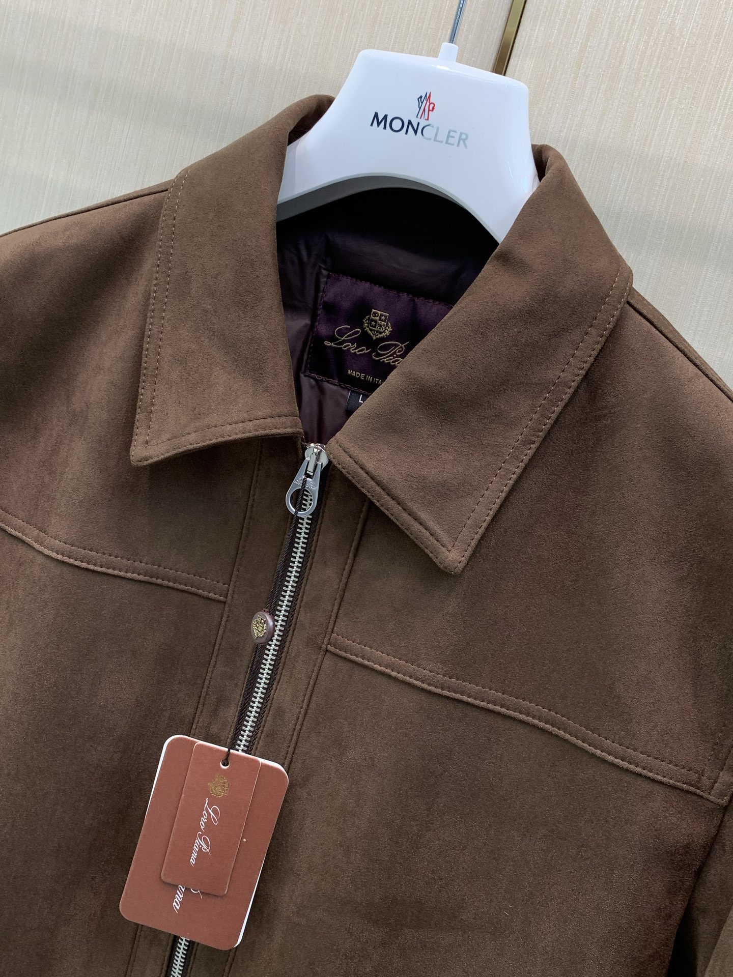 ,Loro Piana(Loro Piana ),2026冬季最新品,专柜同步有售,原单狠货,时尚休闲翻领羽绒夹克外套, ,Loro Piana(Loro Piana ),2026冬季最新品,专柜同步有售,原单狠货,时尚休闲翻领羽绒夹克外套,