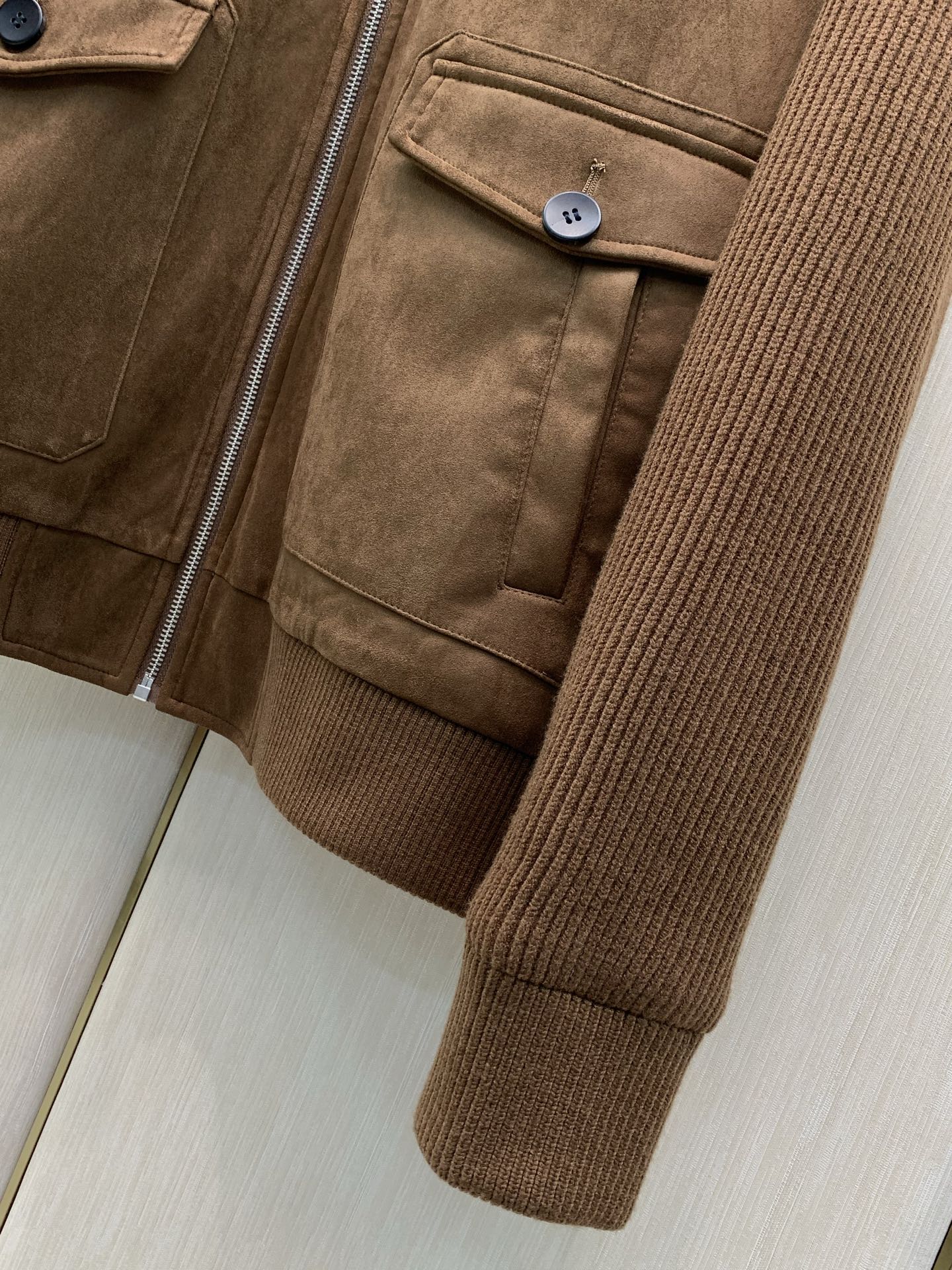 ，Loro Piana(Loro Piana )，2026冬季最新品，专柜同步有售，原单狠货，时尚休闲翻领羽绒夹克外套，