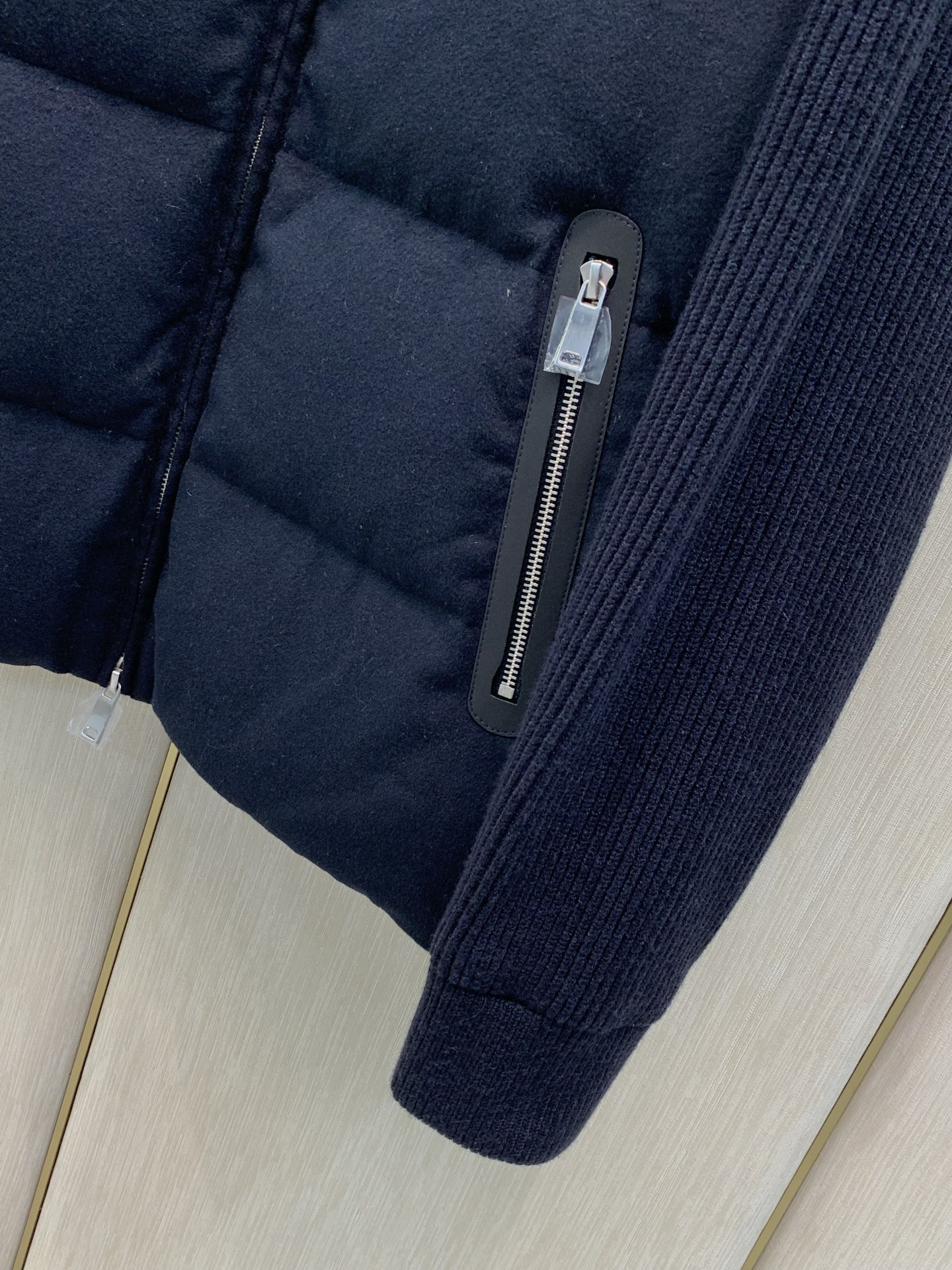 ,杰尼亚 Zegna,2026冬季最新品,专柜同步有售,原单狠货,时尚休闲立领拼接羽绒服外套,采用进口原版面料,舒适透气 ,杰尼亚 Zegna,2026冬季最新品,专柜同步有售,原单狠货,时尚休闲立领拼接羽绒服外套,采用进口原版面料,舒适透气