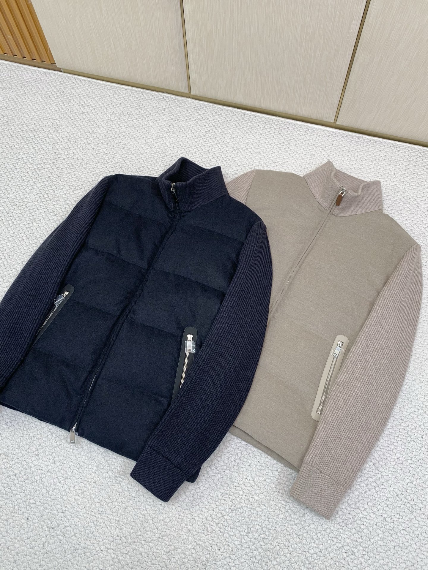 ，杰尼亚 Zegna，2026冬季最新品，专柜同步有售，原单狠货，时尚休闲立领拼接羽绒服外套，采用进口原版面料，舒适透气