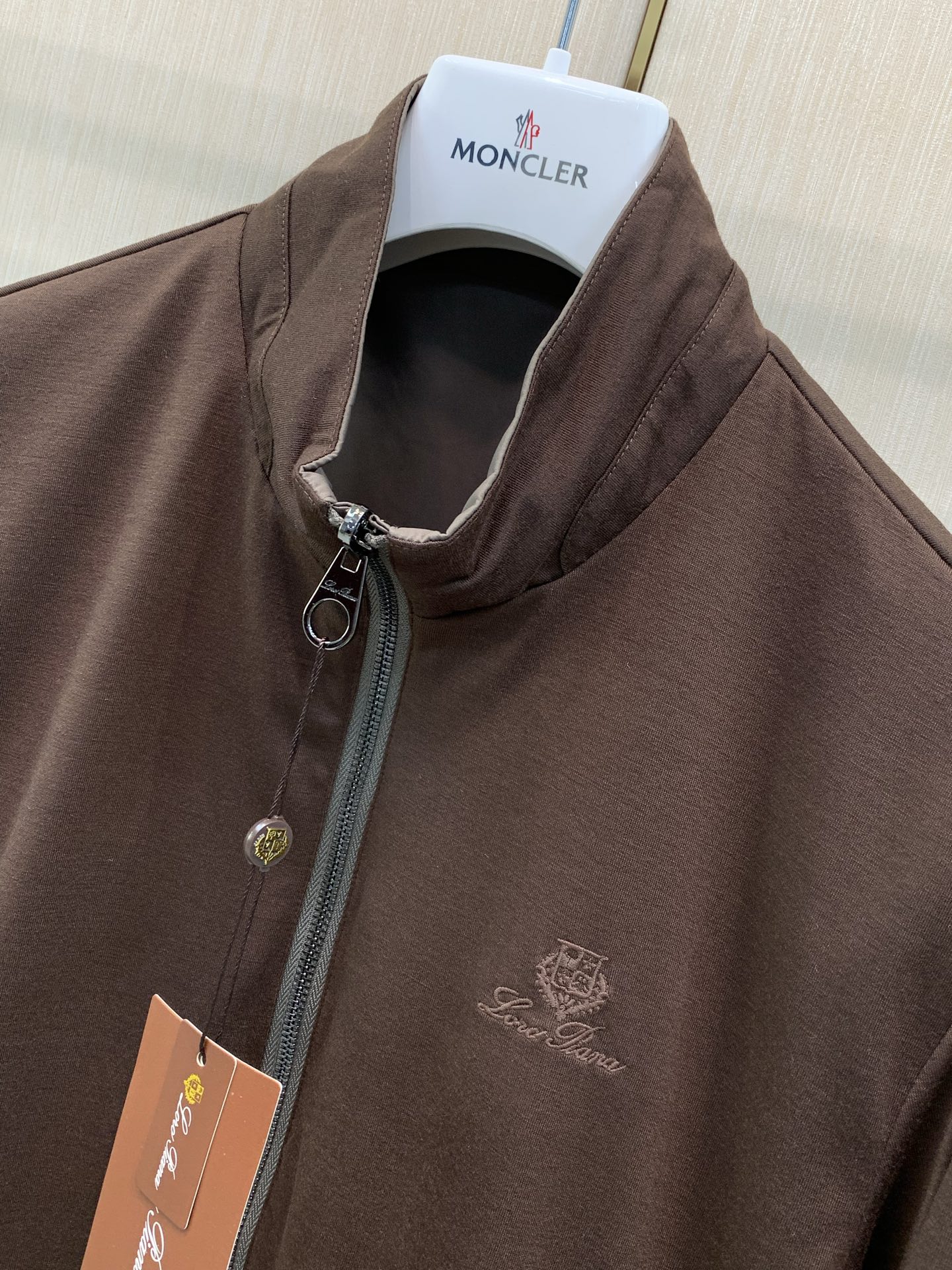 ，Loro Piana(Loro Piana )，2026秋季最新品，专柜同步有售，原单狠货，时尚休闲两面穿立领夹克外套