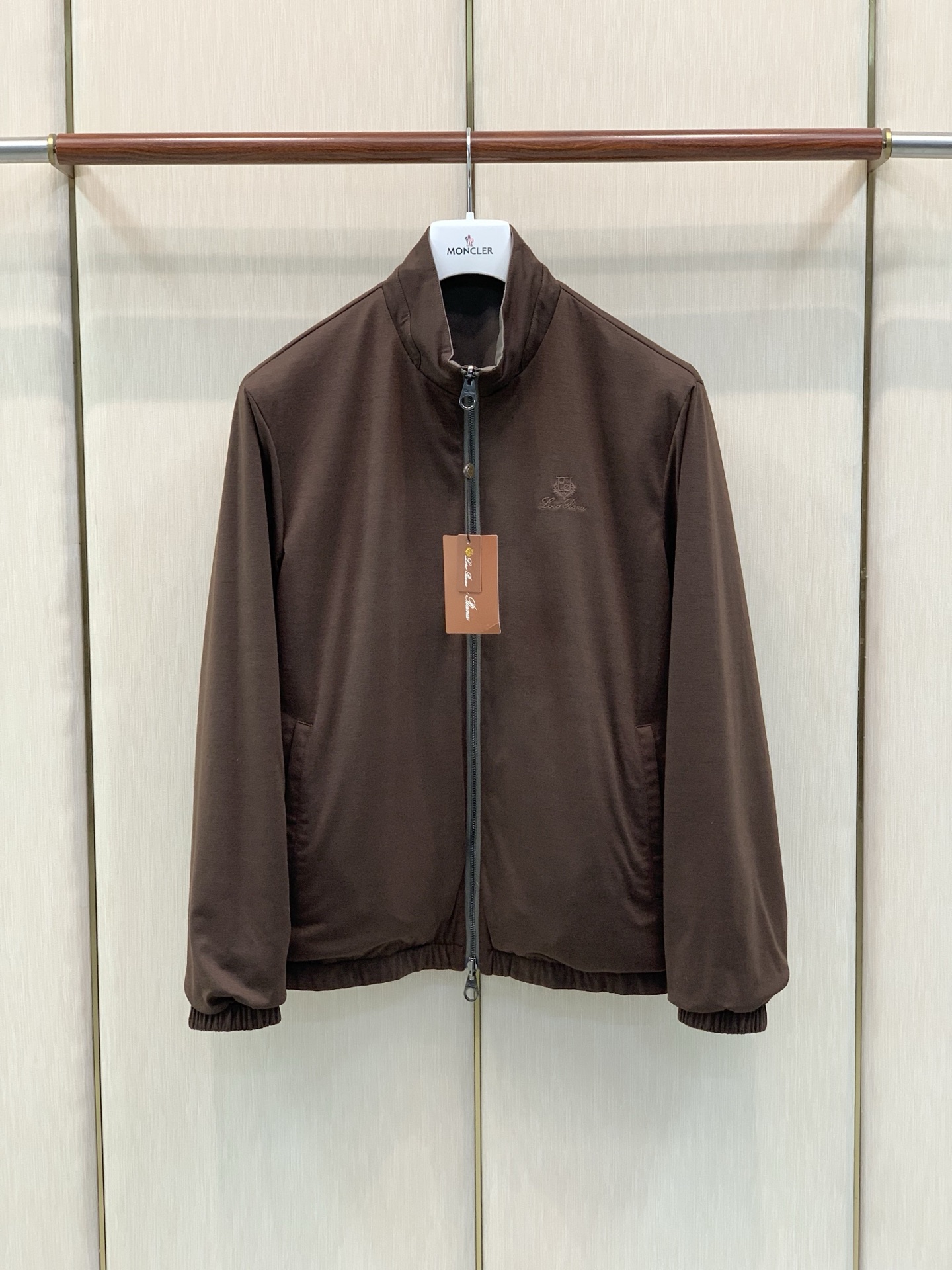 ，Loro Piana(Loro Piana )，2026秋季最新品，专柜同步有售，原单狠货，时尚休闲两面穿立领夹克外套