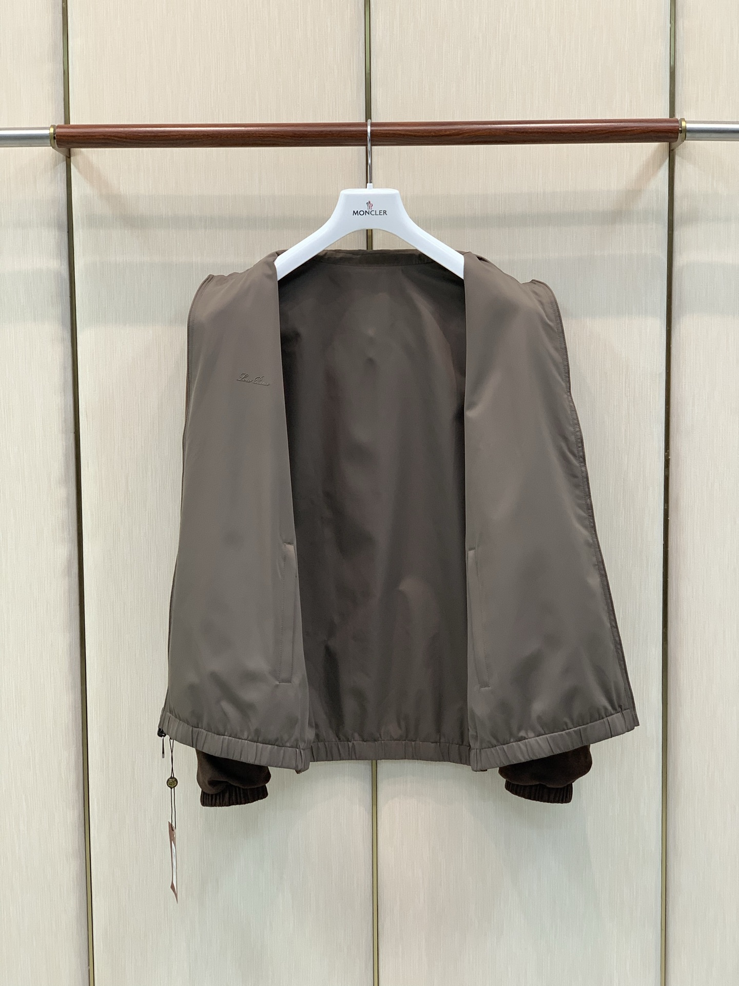 ，Loro Piana(Loro Piana )，2026秋季最新品，专柜同步有售，原单狠货，时尚休闲两面穿立领夹克外套