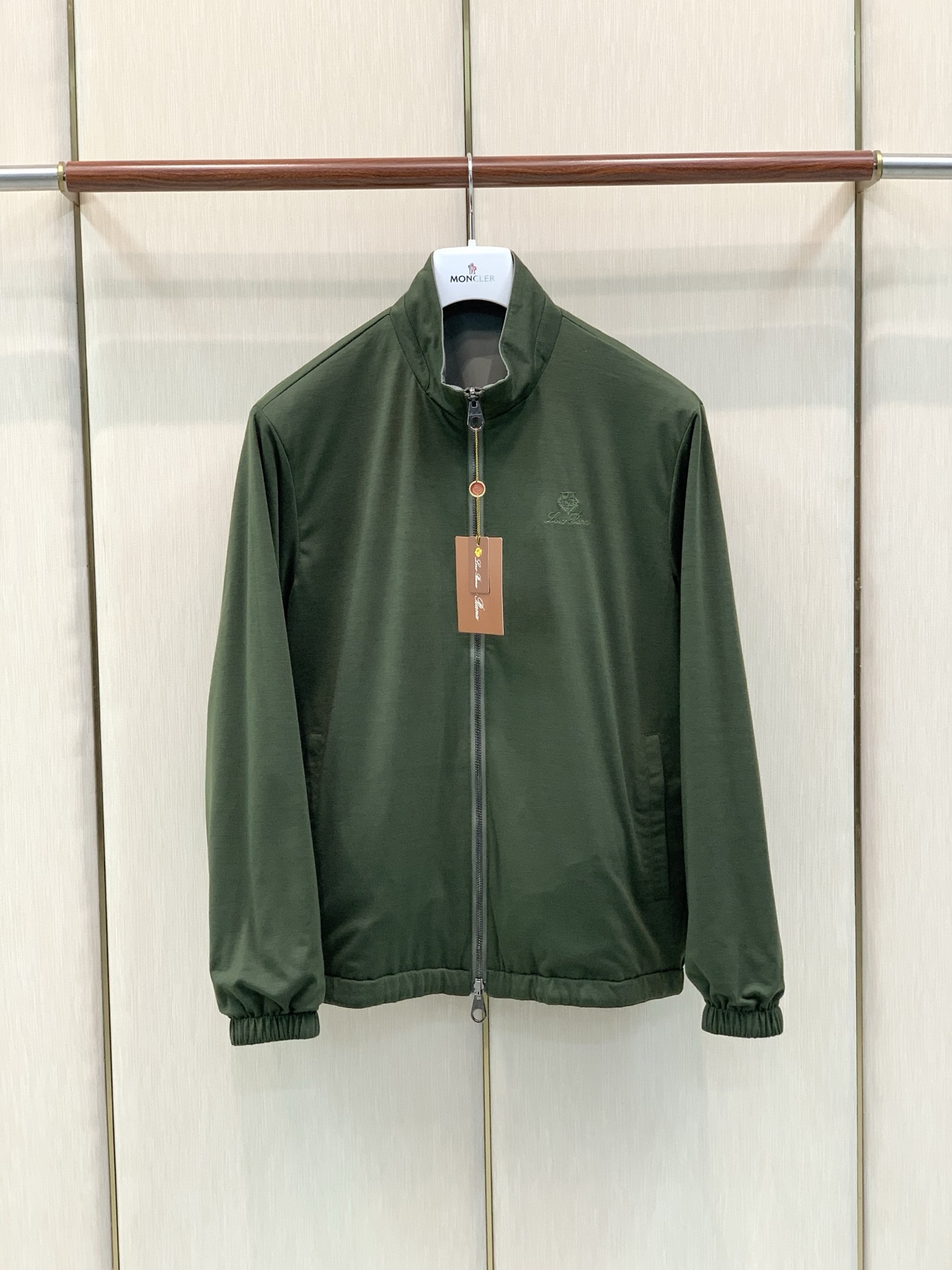 ，Loro Piana(Loro Piana )，2026秋季最新品，专柜同步有售，原单狠货，时尚休闲两面穿立领夹克外套