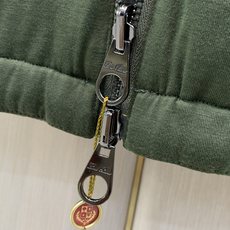 ,Loro Piana(Loro Piana ),2026秋季最新品,专柜同步有售,原单狠货,时尚休闲两面穿立领夹克外套 ,Loro Piana(Loro Piana ),2026秋季最新品,专柜同步有售,原单狠货,时尚休闲两面穿立领夹克外套