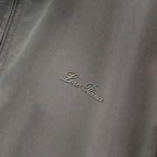 ,Loro Piana(Loro Piana ),2026秋季最新品,专柜同步有售,原单狠货,时尚休闲两面穿立领夹克外套 ,Loro Piana(Loro Piana ),2026秋季最新品,专柜同步有售,原单狠货,时尚休闲两面穿立领夹克外套