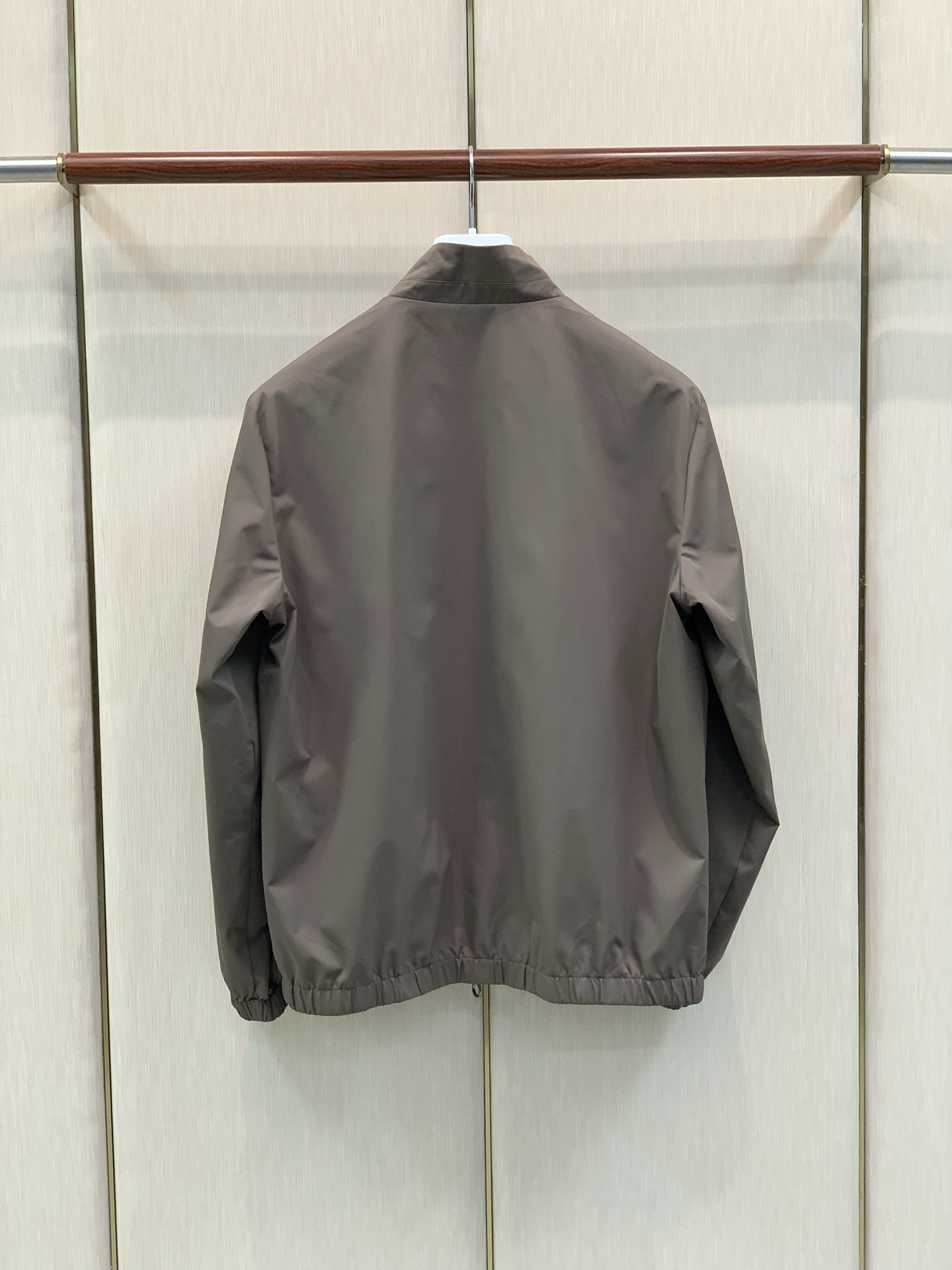 ,Loro Piana(Loro Piana ),2026秋季最新品,专柜同步有售,原单狠货,时尚休闲两面穿立领夹克外套 ,Loro Piana(Loro Piana ),2026秋季最新品,专柜同步有售,原单狠货,时尚休闲两面穿立领夹克外套