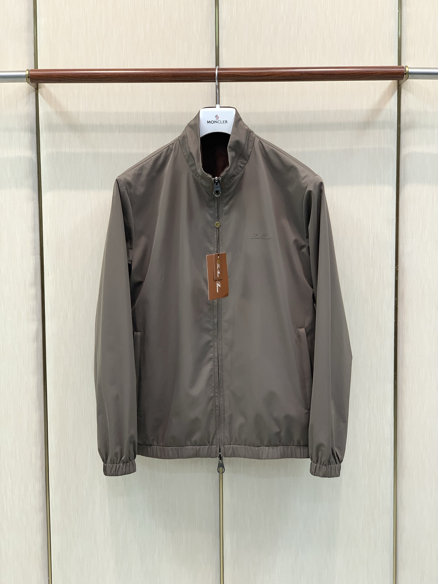 ，Loro Piana(Loro Piana )，2026秋季最新品，专柜同步有售，原单狠货，时尚休闲两面穿立领夹克外套