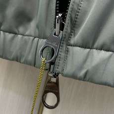 ,Loro Piana(Loro Piana ),2026秋季最新品,专柜同步有售,原单狠货,时尚休闲两面穿立领夹克外套 ,Loro Piana(Loro Piana ),2026秋季最新品,专柜同步有售,原单狠货,时尚休闲两面穿立领夹克外套