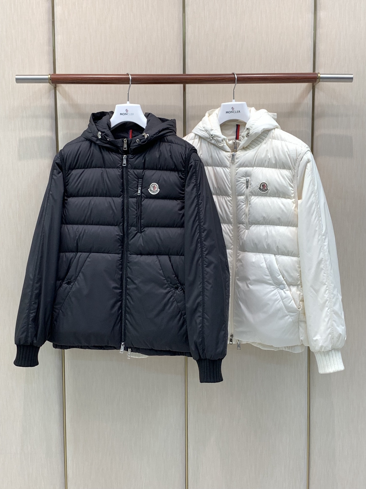 ，Moncler 蒙口，2026冬季最新品，专柜同步有售，原单狠货，时尚休闲两件套羽绒服，上身舒适！吸睛而有亮点，采用进