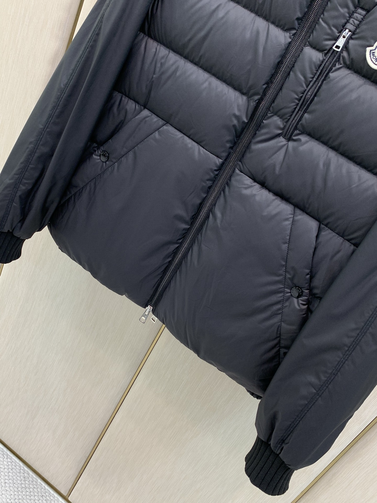,Moncler 蒙口,2026冬季最新品,专柜同步有售,原单狠货,时尚休闲两件套羽绒服,上身舒适!吸睛而有亮点,采用进 ,Moncler 蒙口,2026冬季最新品,专柜同步有售,原单狠货,时尚休闲两件套羽绒服,上身舒适!吸睛而有亮点,采用进