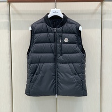 ,Moncler 蒙口,2026冬季最新品,专柜同步有售,原单狠货,时尚休闲两件套羽绒服,上身舒适!吸睛而有亮点,采用进 ,Moncler 蒙口,2026冬季最新品,专柜同步有售,原单狠货,时尚休闲两件套羽绒服,上身舒适!吸睛而有亮点,采用进