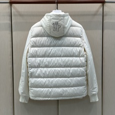 ,Moncler 蒙口,2026冬季最新品,专柜同步有售,原单狠货,时尚休闲两件套羽绒服,上身舒适!吸睛而有亮点,采用进 ,Moncler 蒙口,2026冬季最新品,专柜同步有售,原单狠货,时尚休闲两件套羽绒服,上身舒适!吸睛而有亮点,采用进