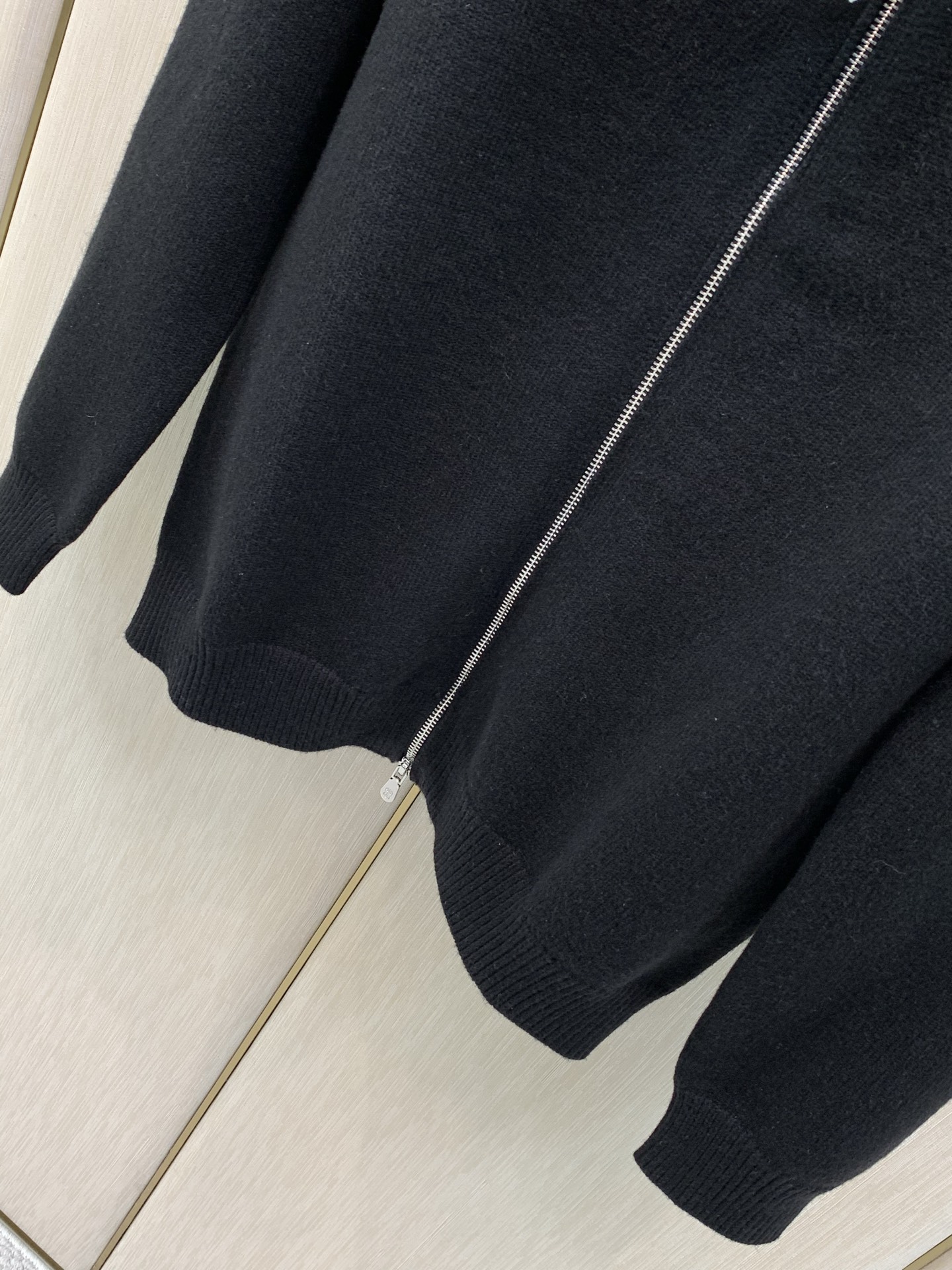 ，BRUNELLO CUCINELLI 意大利神狮，2026冬季最新品，专柜同步有售，原单狠货，时尚休闲翻领针织开衫毛衣