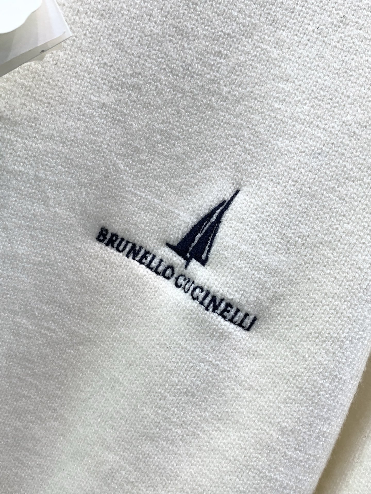 ，BRUNELLO CUCINELLI 意大利神狮，2026冬季最新品，专柜同步有售，原单狠货，时尚休闲翻领针织开衫毛衣