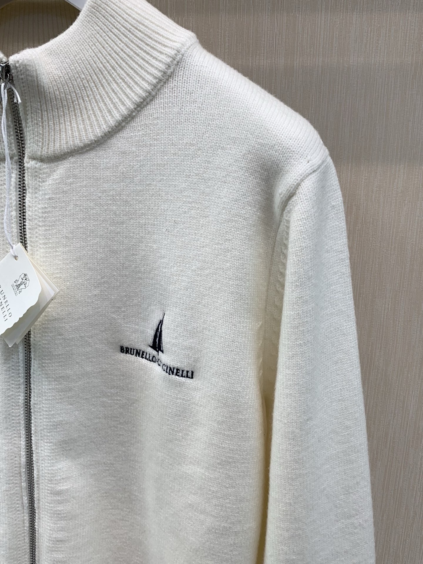 ，BRUNELLO CUCINELLI 意大利神狮，2026冬季最新品，专柜同步有售，原单狠货，时尚休闲翻领针织开衫毛衣