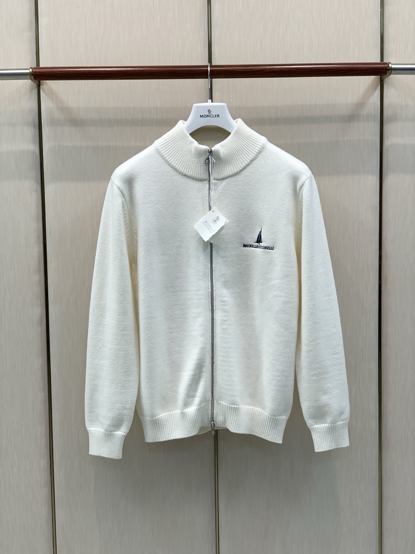 ，BRUNELLO CUCINELLI 意大利神狮，2026冬季最新品，专柜同步有售，原单狠货，时尚休闲翻领针织开衫毛衣