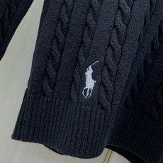 ,Ralph Lauren 拉夫劳伦,2026冬季新品,时尚休闲圆领长袖针织毛衣,采用进口原版面料,顶级刺绣🪡工艺字母图 ,Ralph Lauren 拉夫劳伦,2026冬季新品,时尚休闲圆领长袖针织毛衣,采用进口原版面料,顶级刺绣🪡工艺字母图